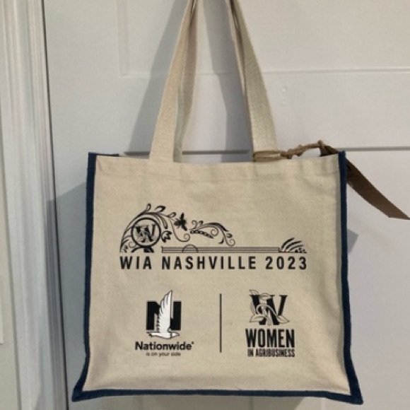 FEED 🌾 WIA Nashville ‘World’ Canvas Toe - Picture 3 of 9